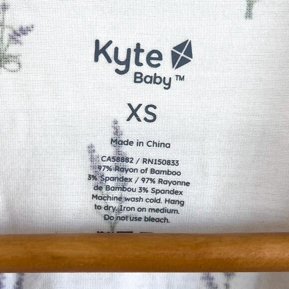 Kyte Baby Lavender Womens Shorts Pajama Set Size XS White Purple Bamboo Cozy - Picture 9 of 10